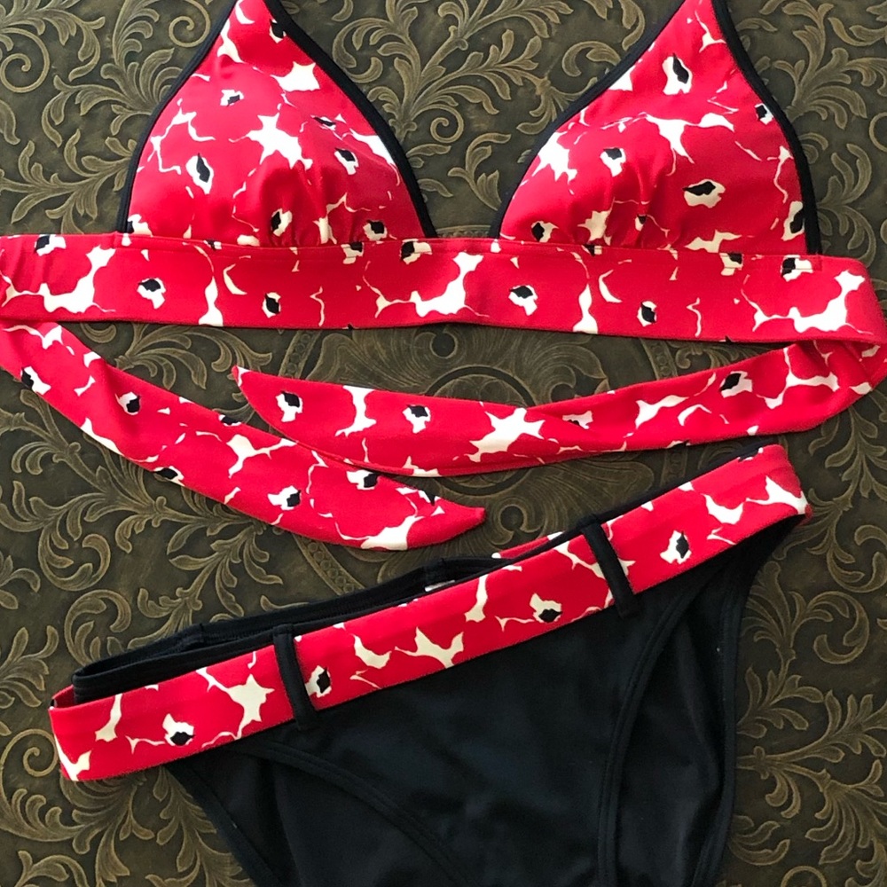 ✨Flirty VS Bikini💕